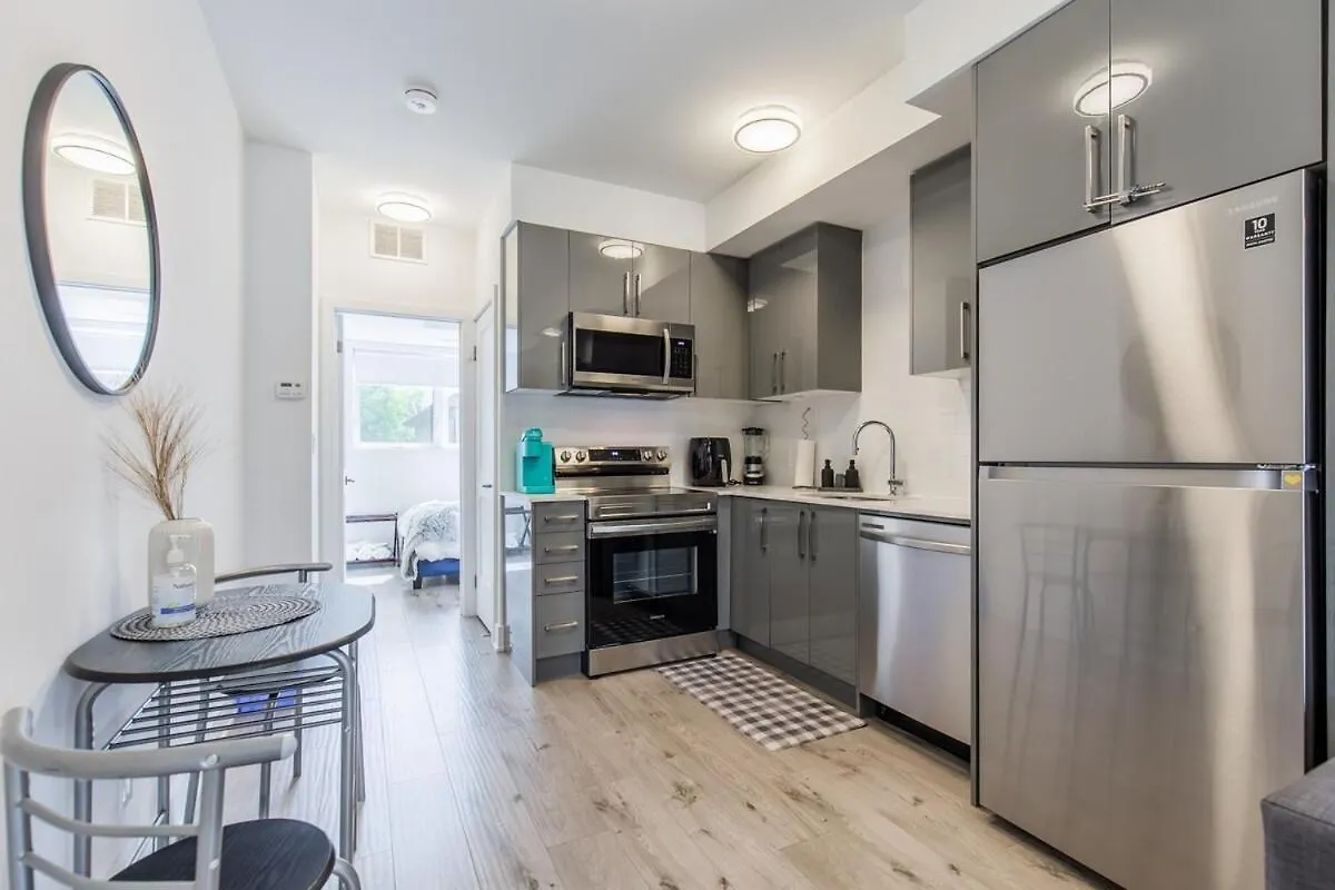 Niagara Luxe Suite, 4Min To Falls With Fireplace, Ping Pong Apartment