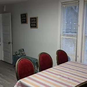 Gigi's Oasis By The Falls Niagara Falls