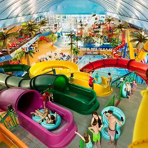 Skyline & Waterpark ナイアガラ・フォールズ